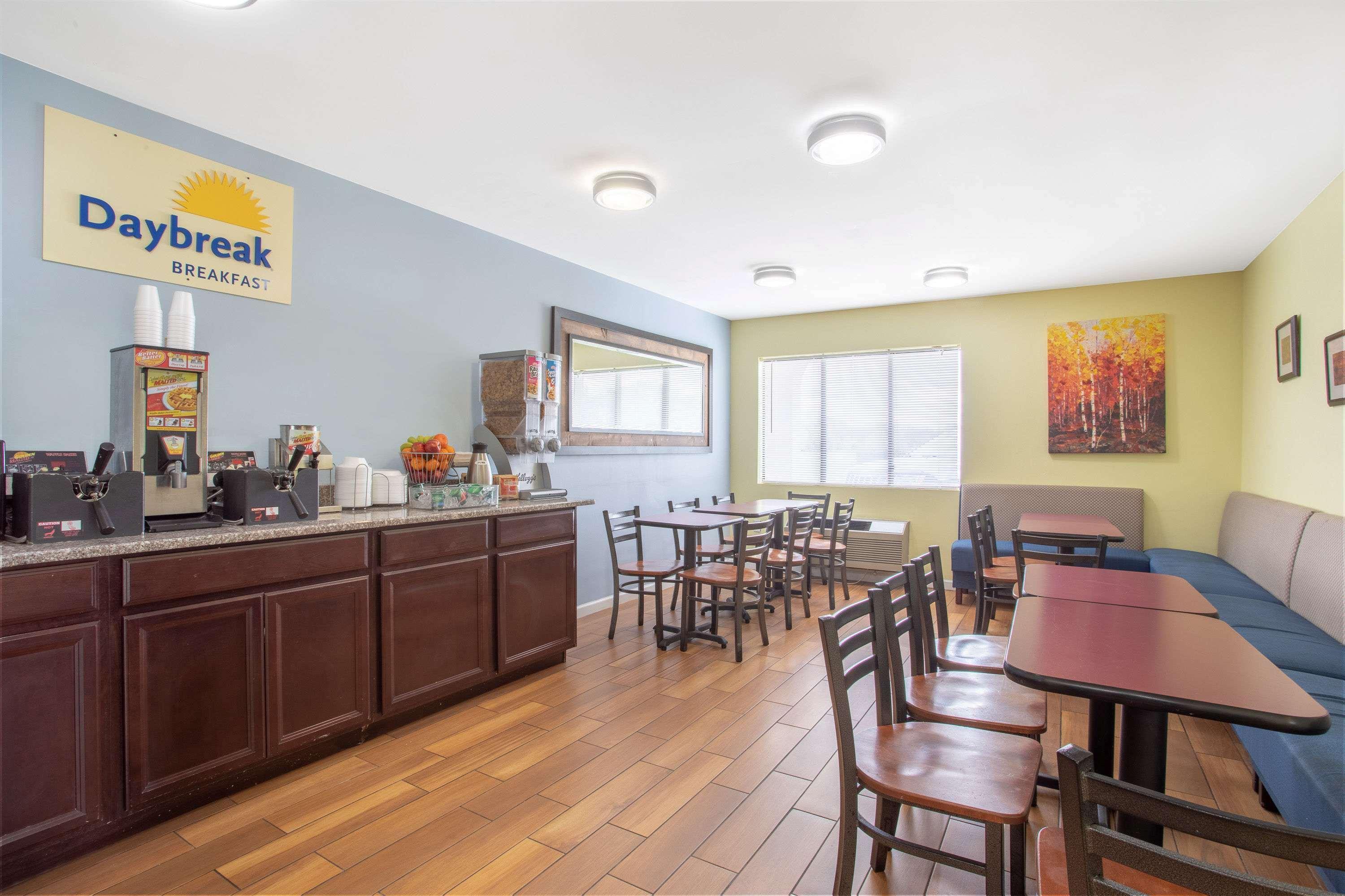 Days Inn By Wyndham Wrightstown Mcguire Afb Bordentown Екстер'єр фото